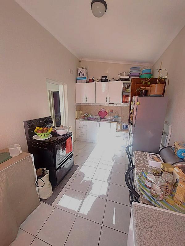 2 Bedroom Property for Sale in Goodwood Central Western Cape